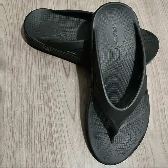 OOFOS Oorigional Sandal— Black - Picture 6 of 6